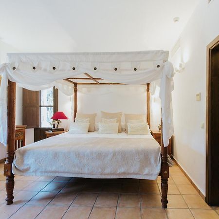 Villa & Guesthouse Paissa D'En Bernat Cala Tarida  Bagian luar foto