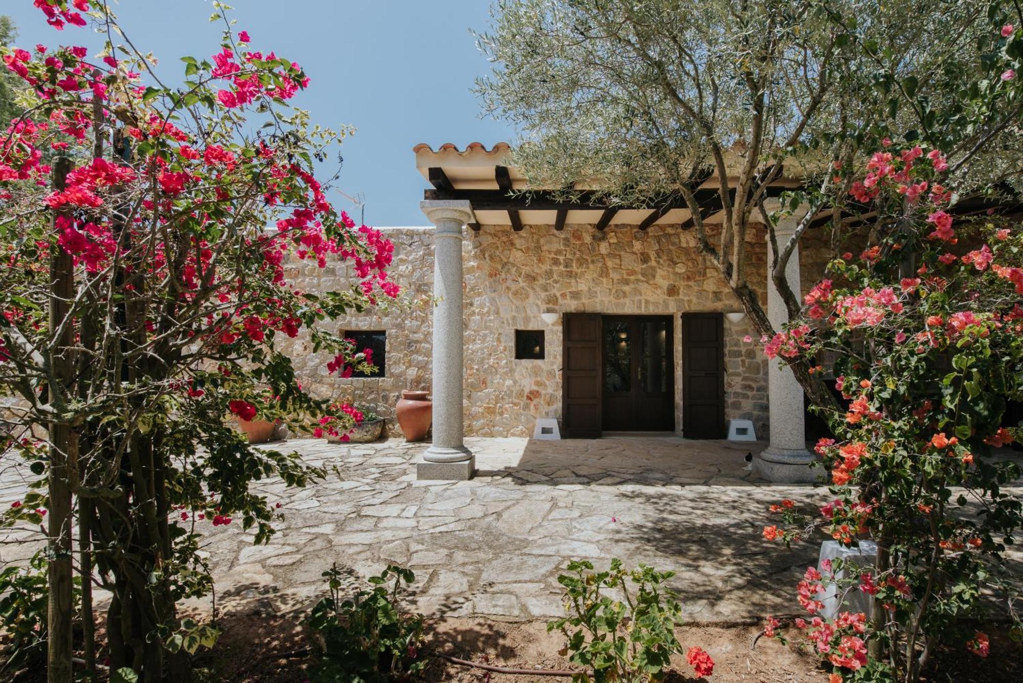 Villa & Guesthouse Paissa D'En Bernat Cala Tarida  Bagian luar foto