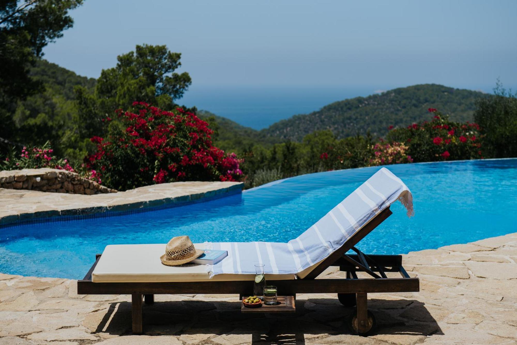 Villa & Guesthouse Paissa D'En Bernat Cala Tarida  Bagian luar foto