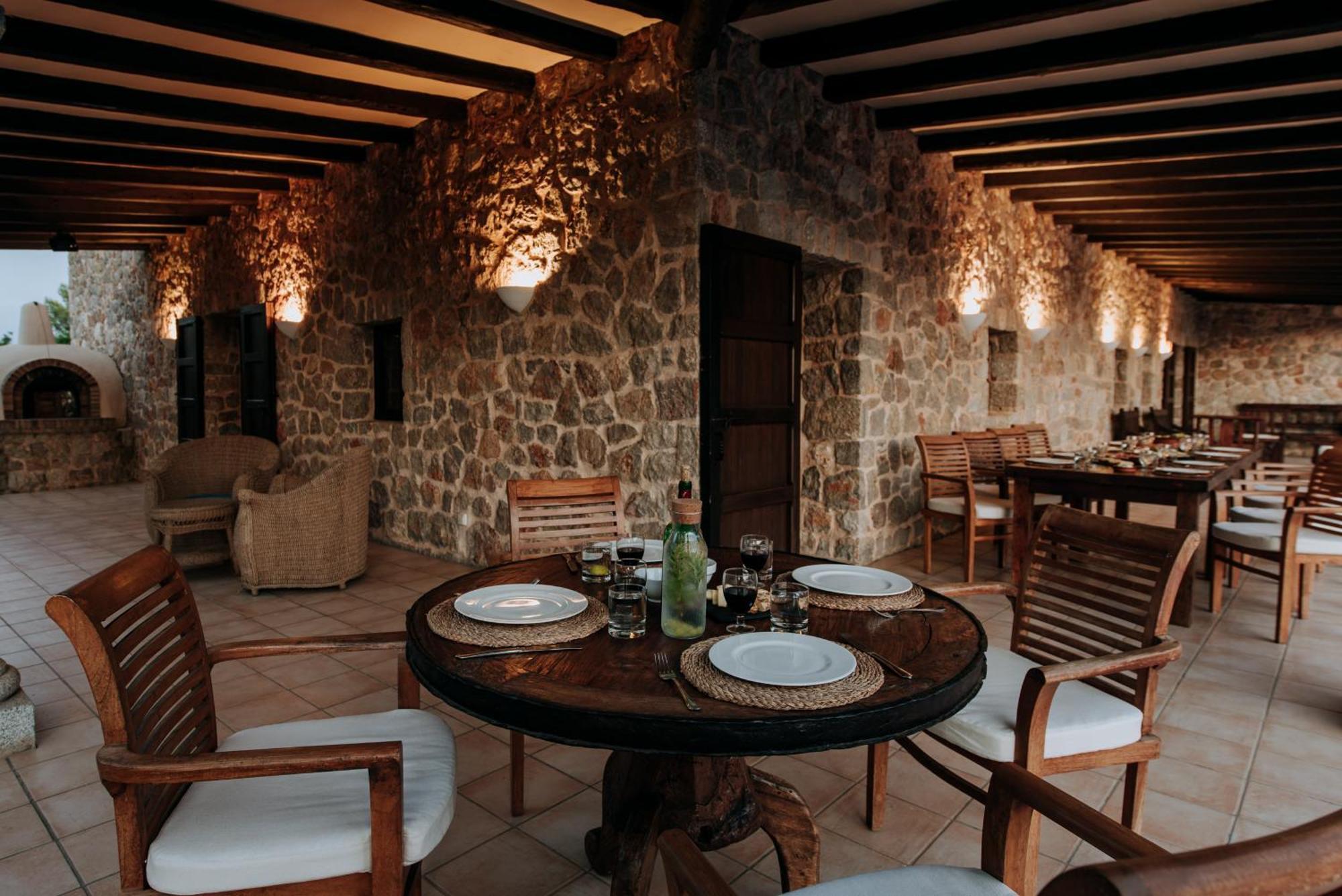 Villa & Guesthouse Paissa D'En Bernat Cala Tarida  Bagian luar foto