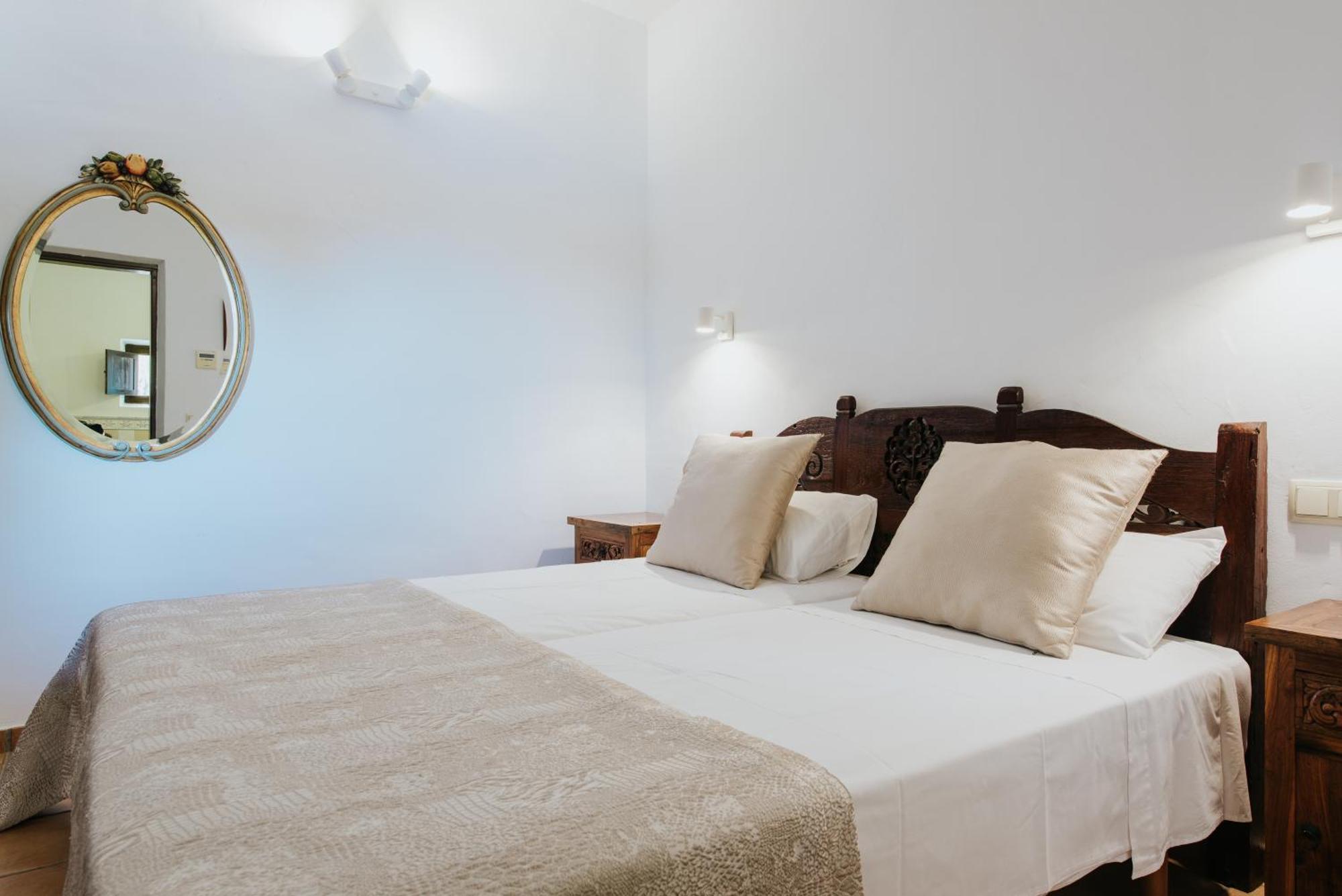 Villa & Guesthouse Paissa D'En Bernat Cala Tarida  Bagian luar foto