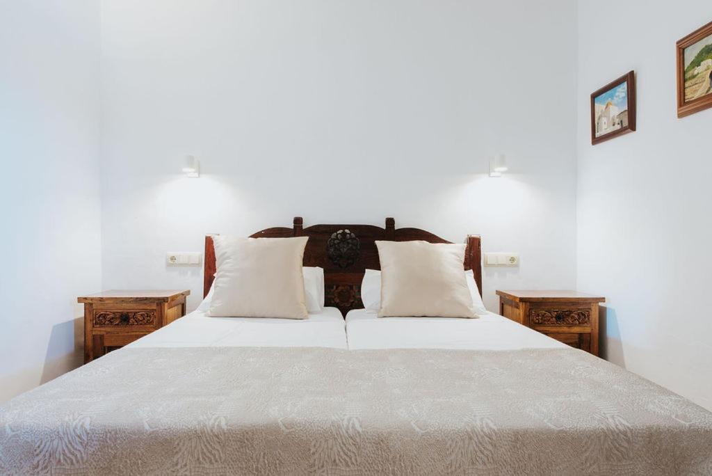 Villa & Guesthouse Paissa D'En Bernat Cala Tarida  Bagian luar foto