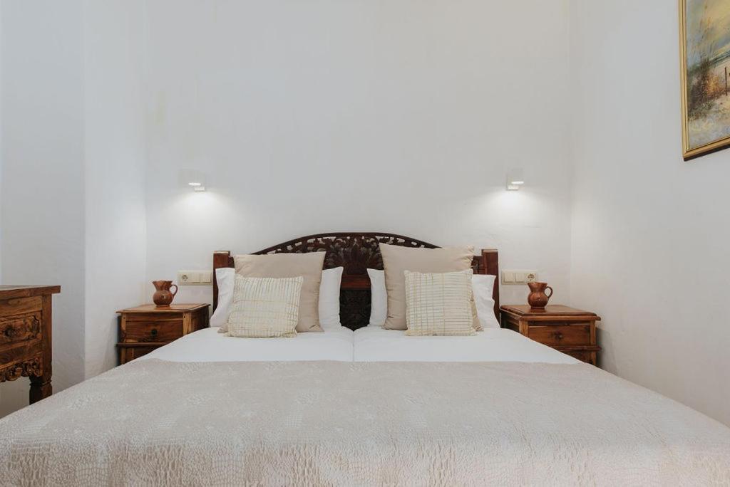 Villa & Guesthouse Paissa D'En Bernat Cala Tarida  Bagian luar foto
