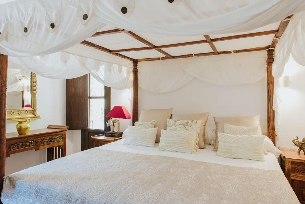 Villa & Guesthouse Paissa D'En Bernat Cala Tarida  Bagian luar foto