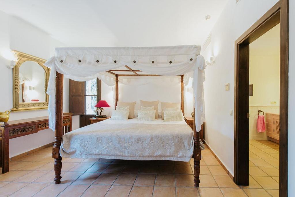 Villa & Guesthouse Paissa D'En Bernat Cala Tarida  Bagian luar foto
